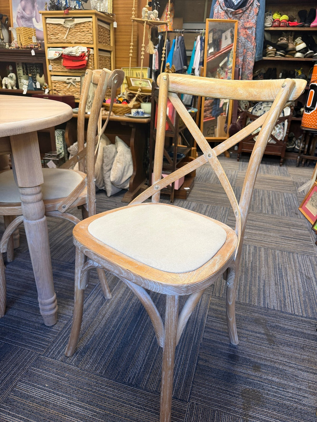Neptune Sheldrake 4-6 Seater Extendable Oak Dining Table and Four Chairs