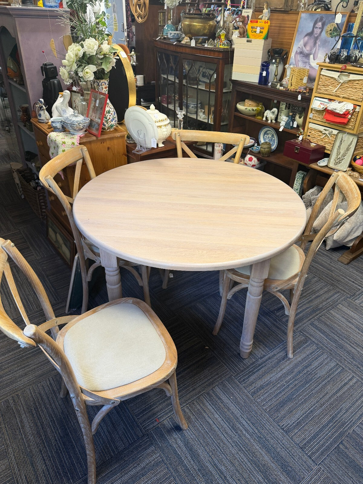 Neptune Sheldrake 4-6 Seater Extendable Oak Dining Table and Four Chairs