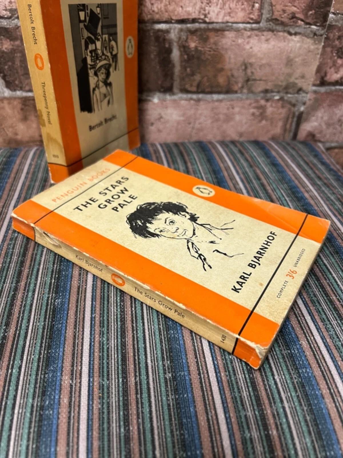 Vintage Penguin Books x 7