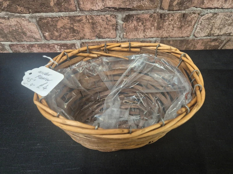 Lined wicker basket