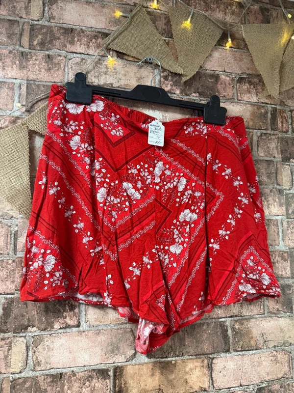 Payapa Red Paisley Print Shorts - Size 14