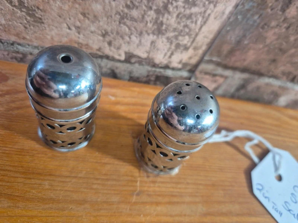 Vintage crusader salt and pepper pot