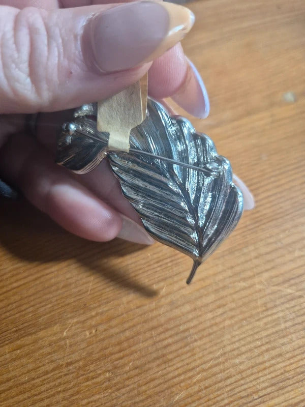 silver tone leaf brooch