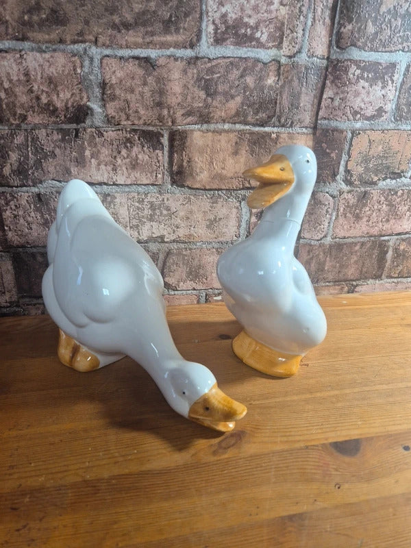 Vintage Pair of ceramic ducks