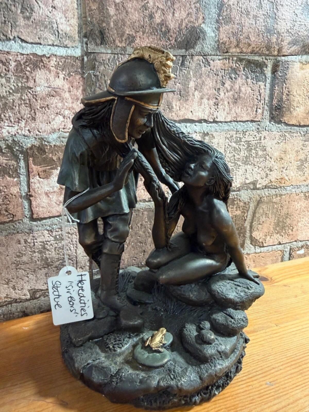 Heredities "Sir Bors" Statue