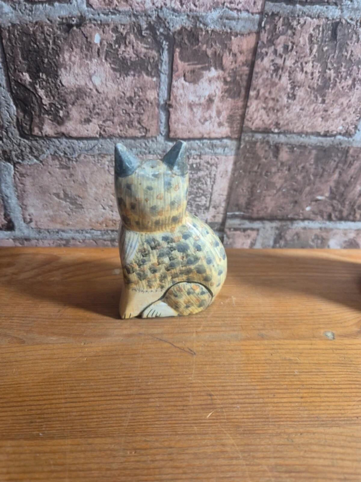 Tonala folk art cat figure