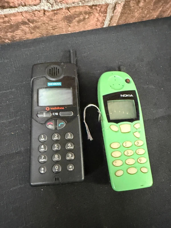 Nokia 3110 and Siemens C10