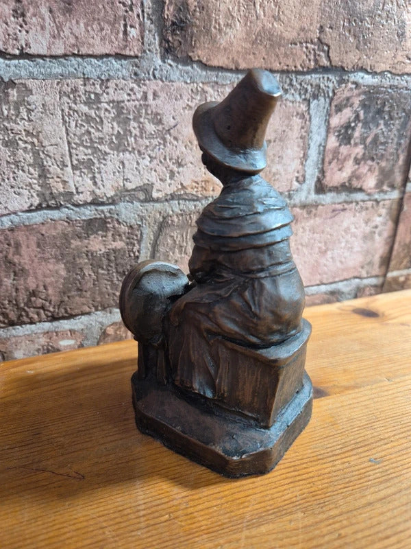 Sewing lady coal figure