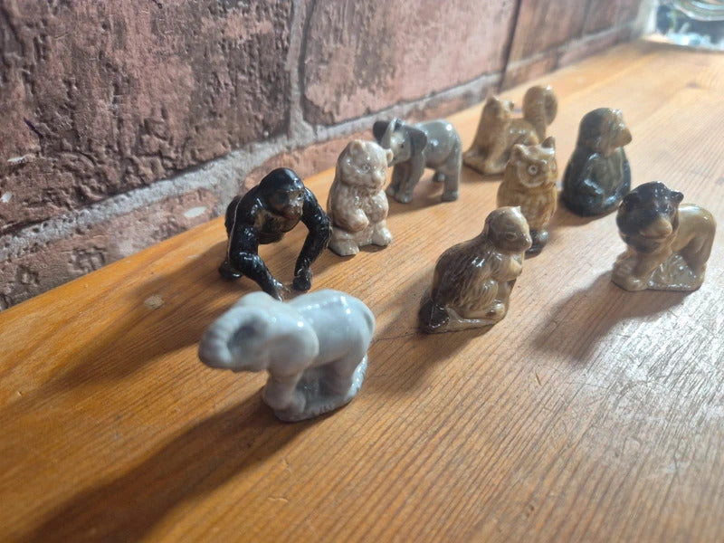 Wade figures x9