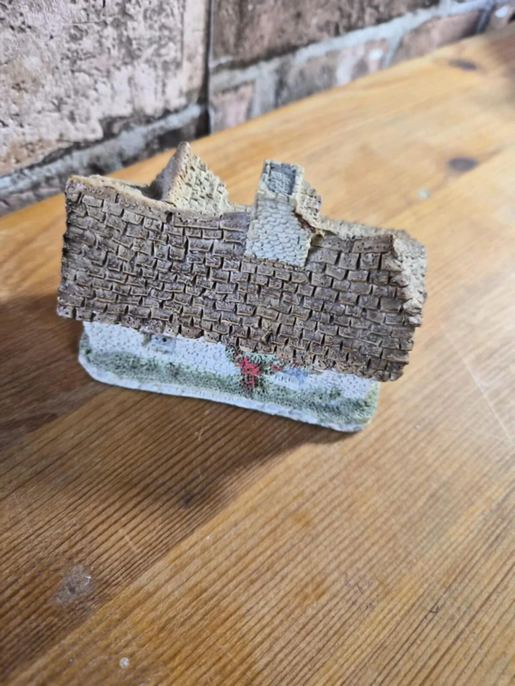 David Winter Vintage Sussex Cottage