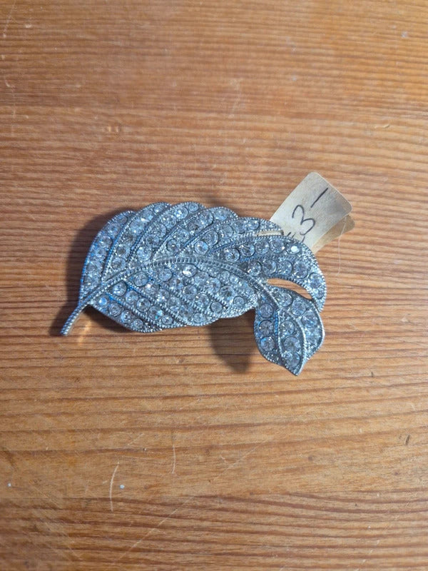 silver tone leaf brooch