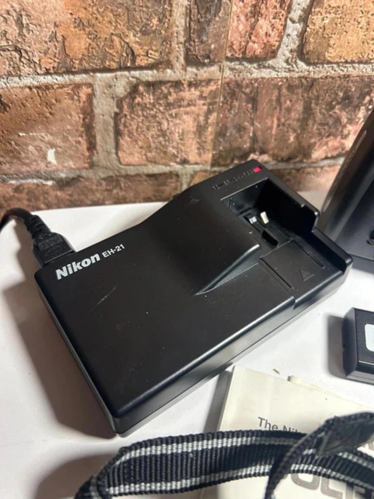 Nikon Coolpix 995 Camera