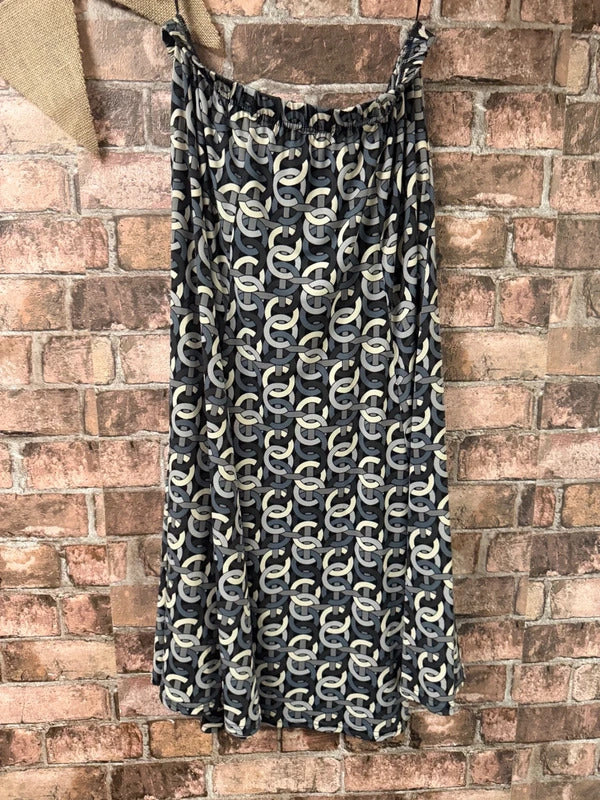 Damart Grey and Cream Stretchy Midi Skirt - Size 14