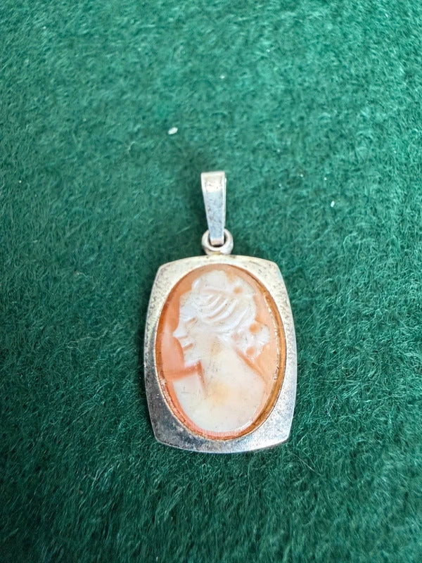 Sterling Silver Vintage Cameo Pendant