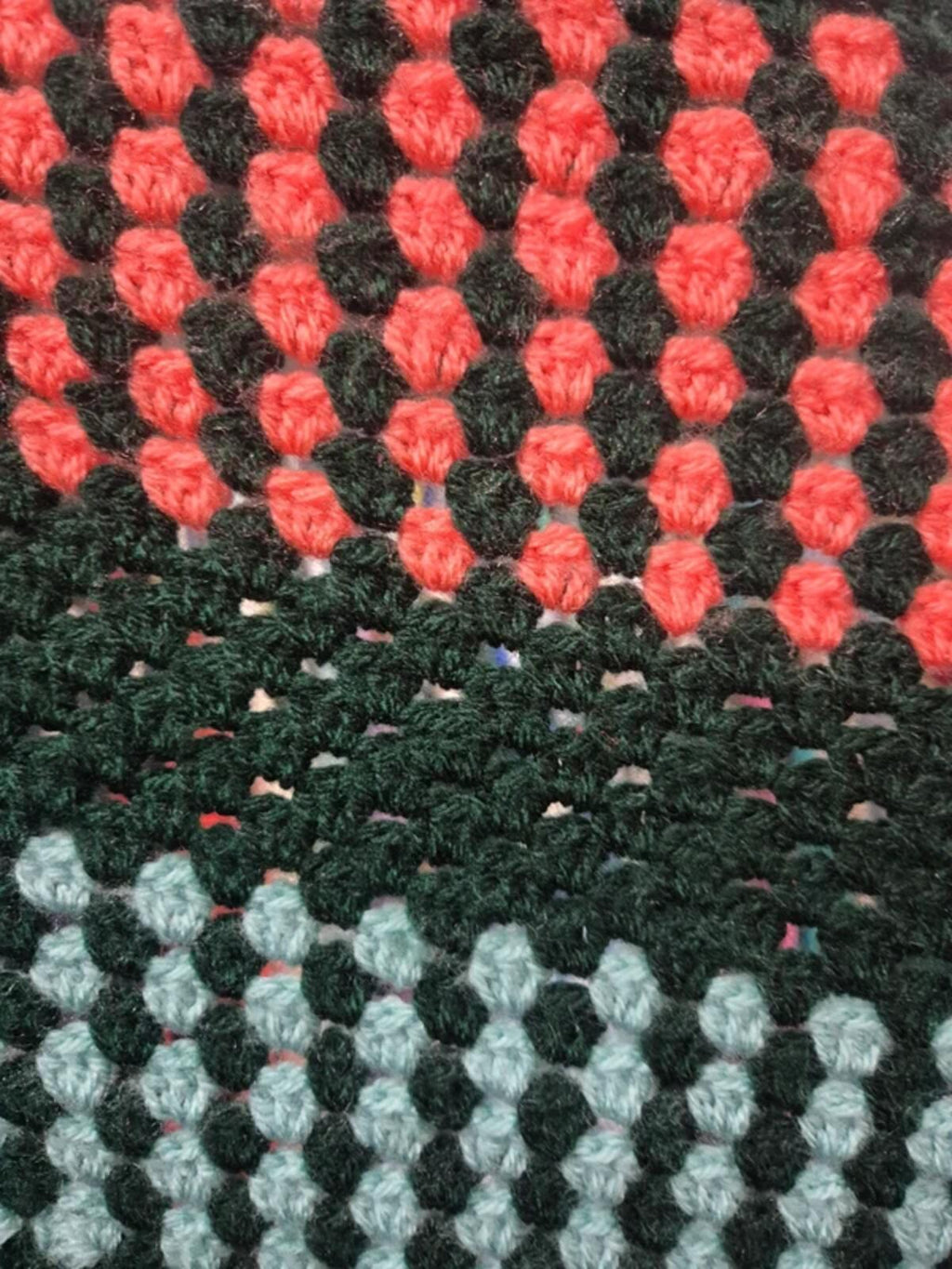 Crochet blanket red/green