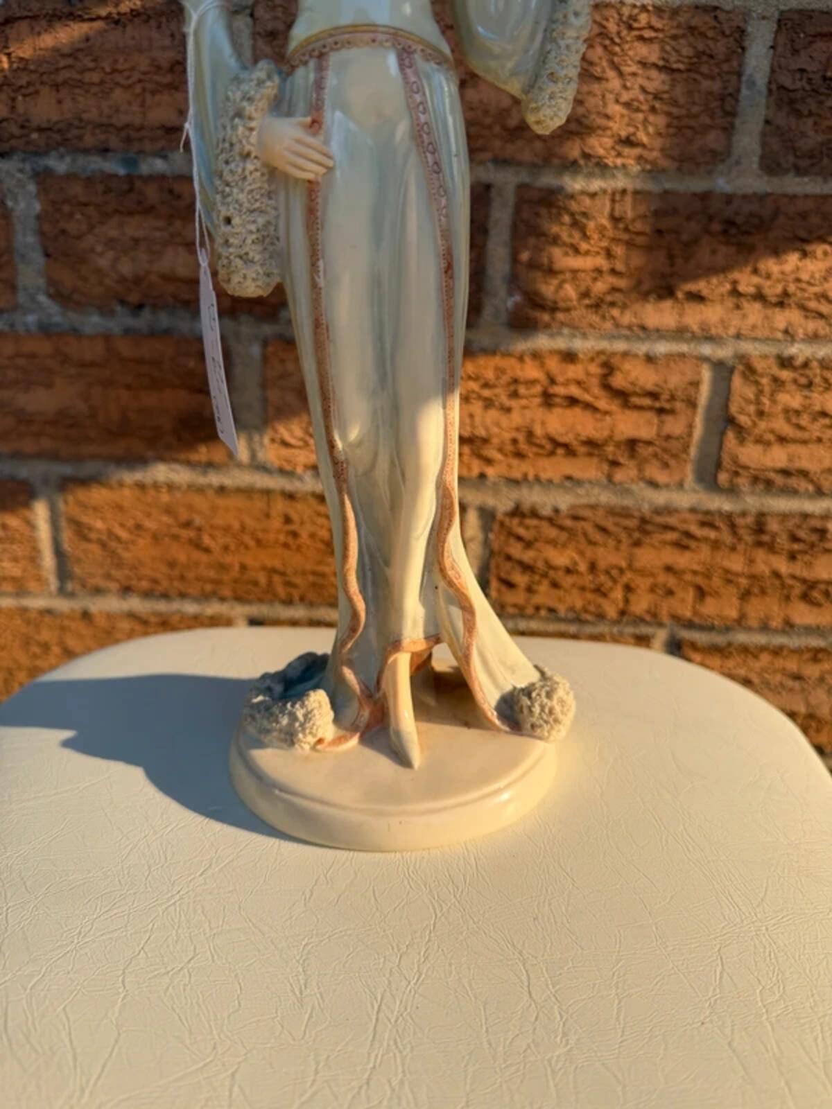 Leonardo Collection Art Deco Statue