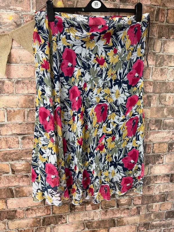 Isle Essentials Floral Midi Skirt - Size 20