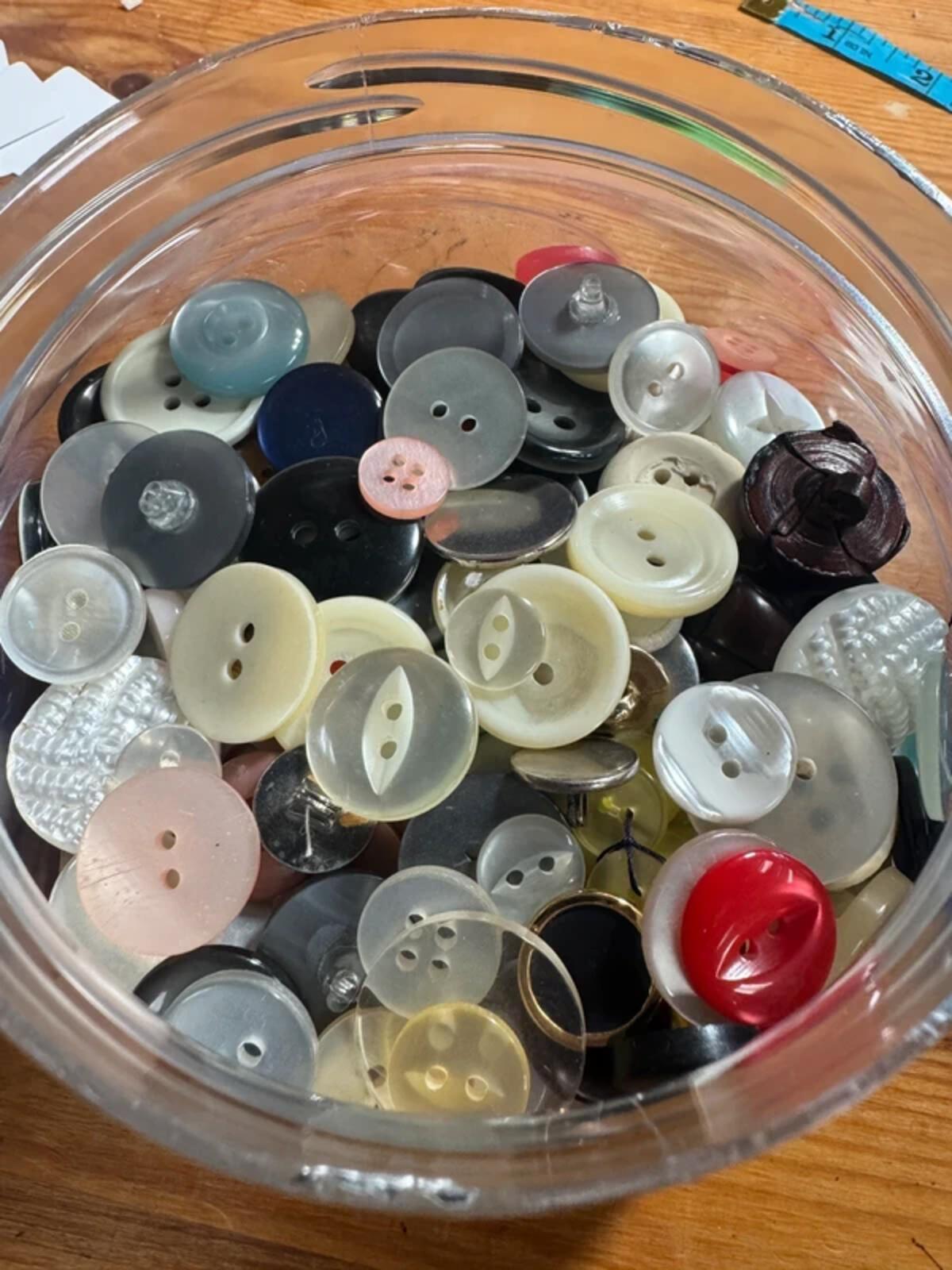 Tub of mixed vintage buttons