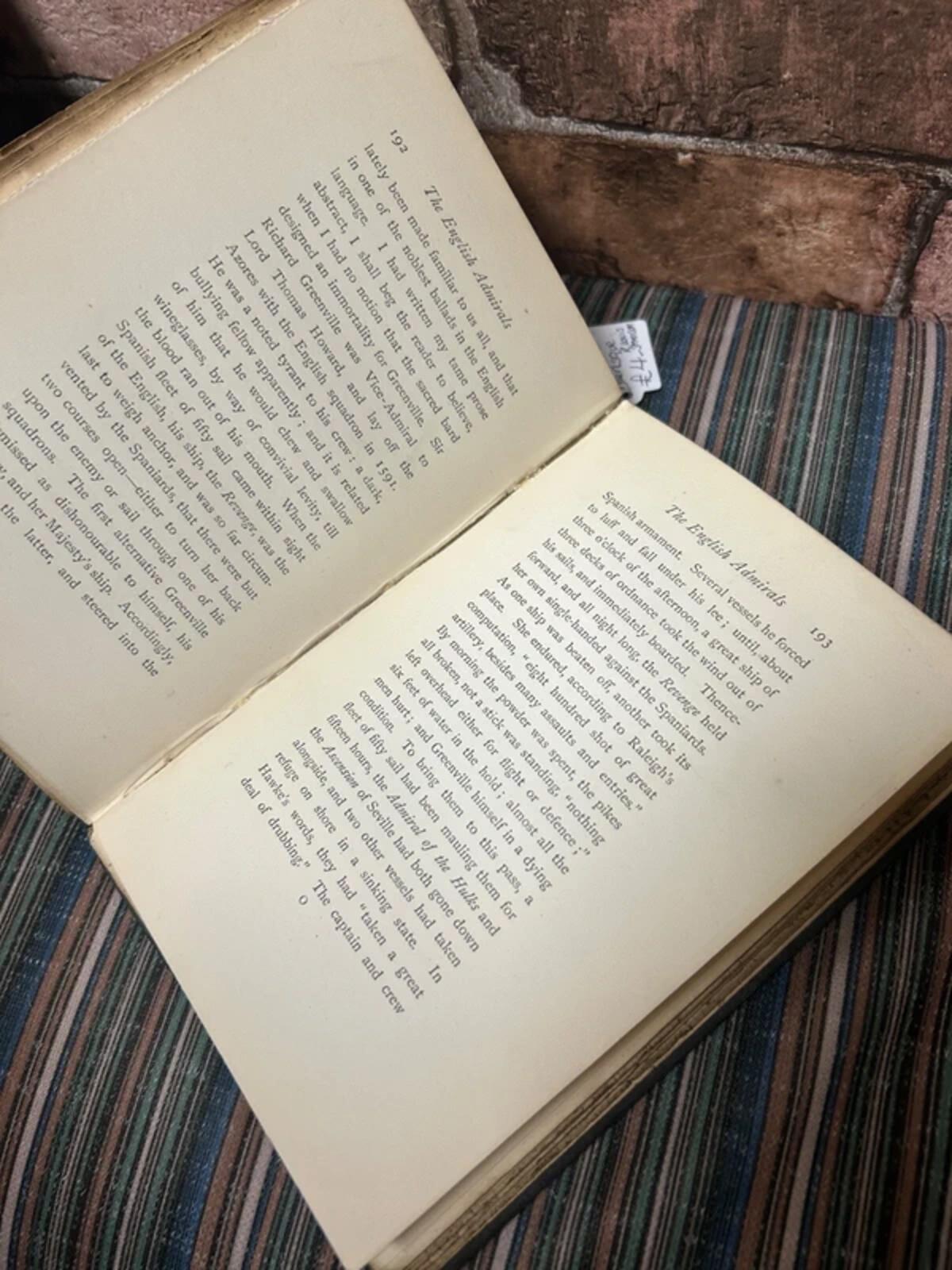 Virginibus Vintage Book