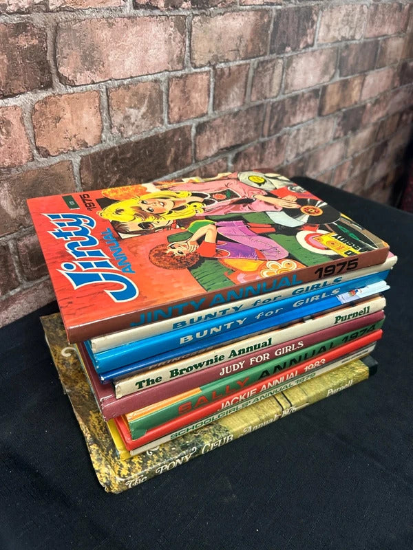 Bundle of 11 x Vintage Annuals